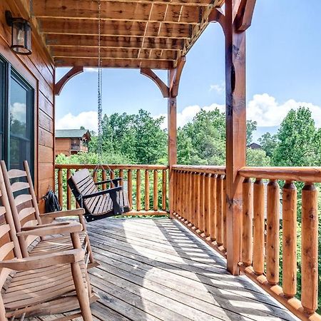 Gatlinburg Cabin With Private Hot Tub By Staycating Εξωτερικό φωτογραφία