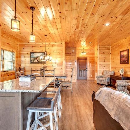 Gatlinburg Cabin With Private Hot Tub By Staycating Εξωτερικό φωτογραφία