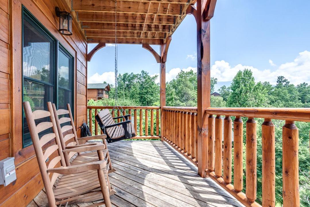 Gatlinburg Cabin With Private Hot Tub By Staycating Εξωτερικό φωτογραφία
