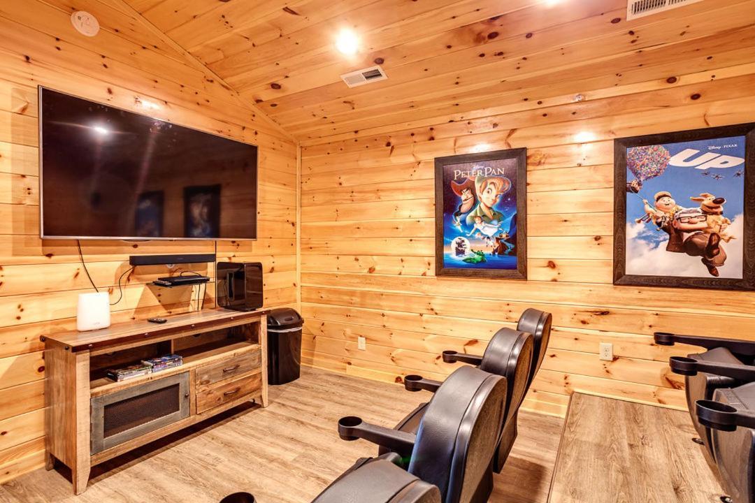 Gatlinburg Cabin With Private Hot Tub By Staycating Εξωτερικό φωτογραφία