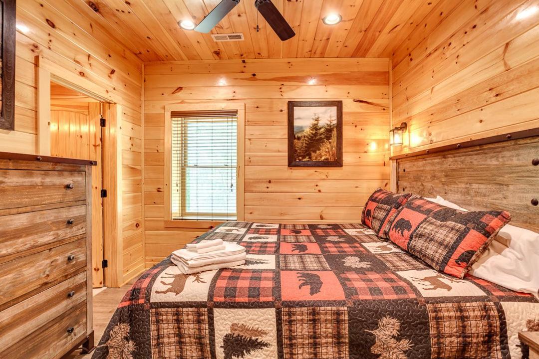 Gatlinburg Cabin With Private Hot Tub By Staycating Εξωτερικό φωτογραφία