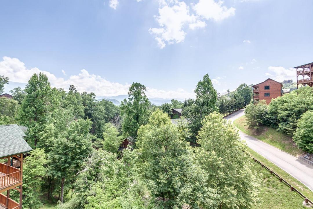 Gatlinburg Cabin With Private Hot Tub By Staycating Εξωτερικό φωτογραφία