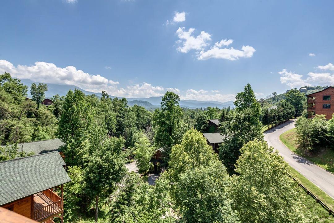 Gatlinburg Cabin With Private Hot Tub By Staycating Εξωτερικό φωτογραφία