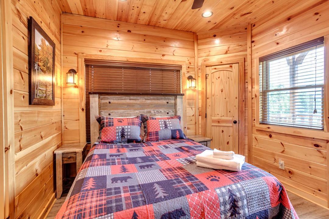 Gatlinburg Cabin With Private Hot Tub By Staycating Εξωτερικό φωτογραφία